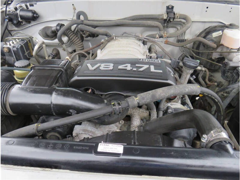 2004 Toyota Sequoia SR5