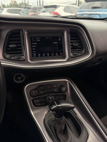 2020 Dodge Challenger SXT