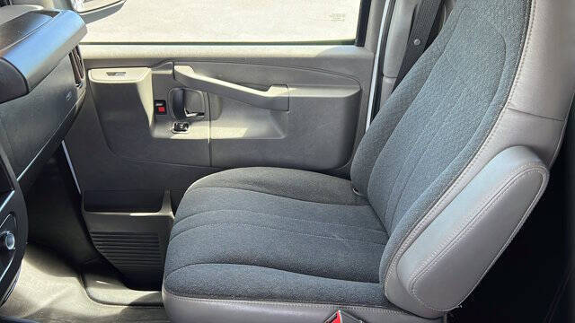 2022 Chevrolet Express 2500