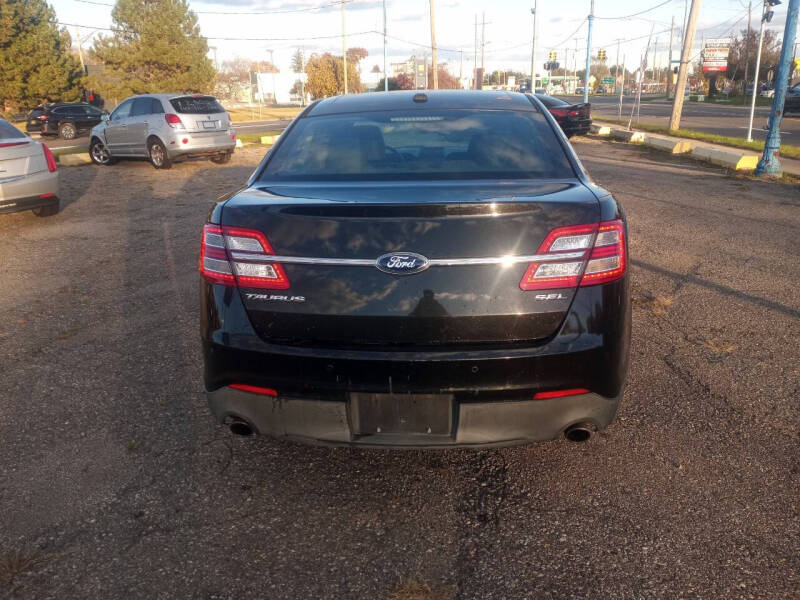 2013 Ford Taurus SEL photo 8