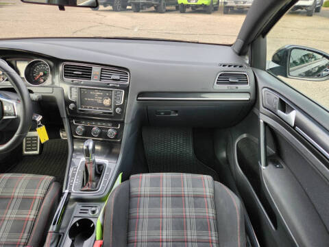 2016 Volkswagen Golf GTI SE