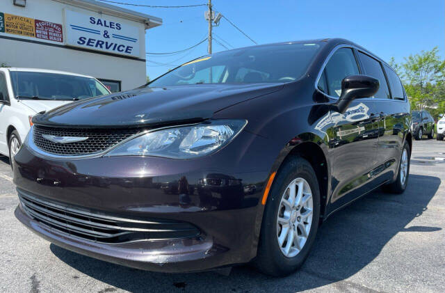 2017 Chrysler Pacifica for sale at Streeters Vehicle Sales in Plattsburgh, NY