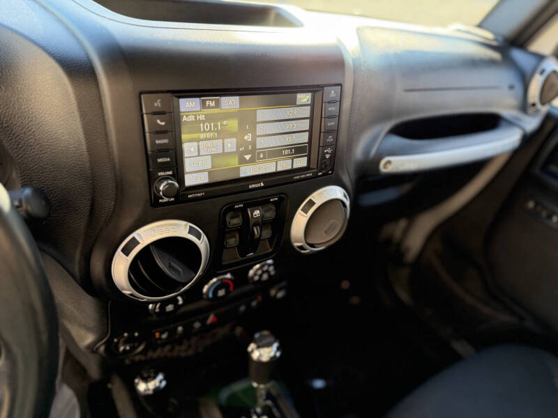 2016 Jeep Wrangler Unlimited Sahara 75th Anniversary