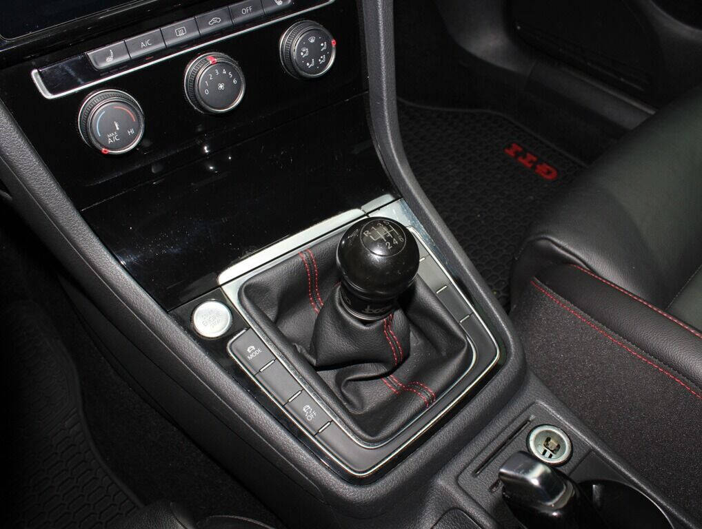 2019 VOLKSWAGEN Golf GTI Hatchback - $28,665