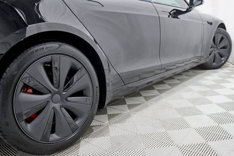 2023 Tesla Model S Plaid