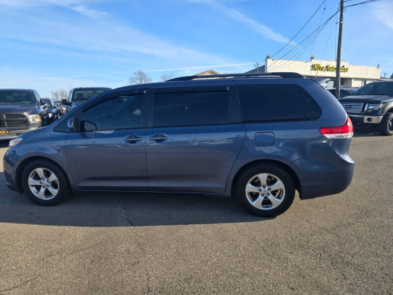 2014 Toyota Sienna LE 8-Passenger