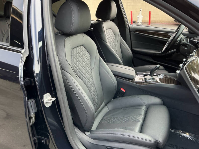 2022 BMW 5 Series 530e