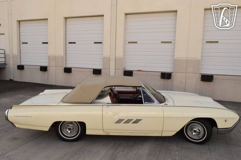 1963 Ford Thunderbird