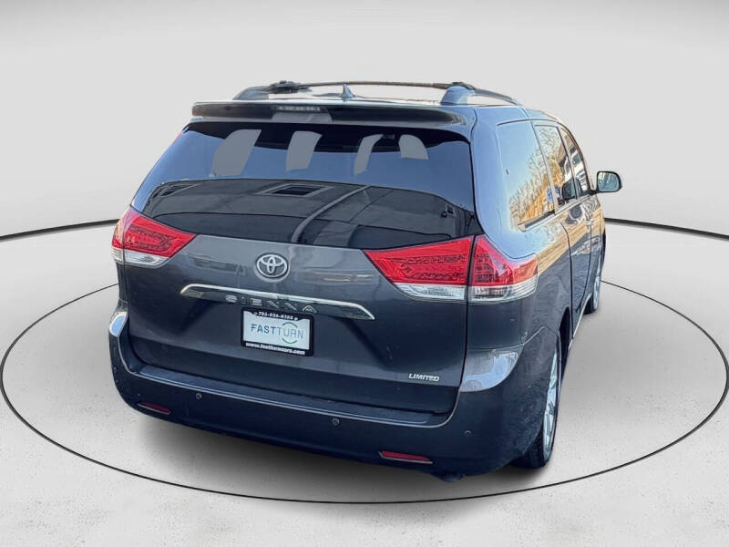 2012 Toyota Sienna