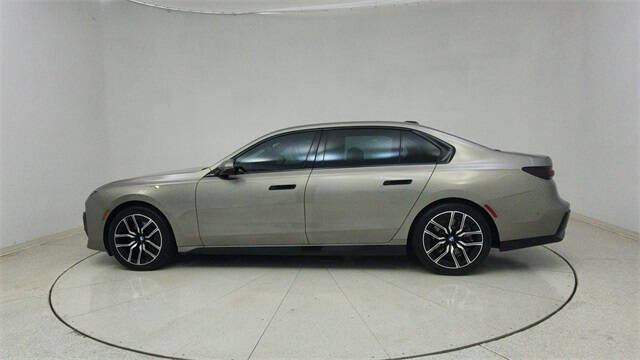 2023 BMW 7 Series 740i