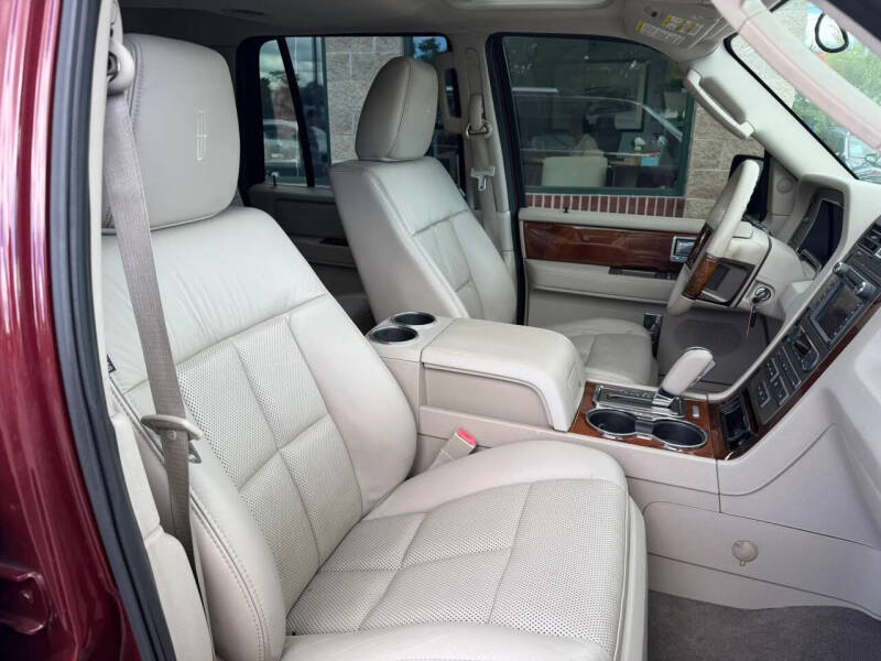 2012 Lincoln Navigator L