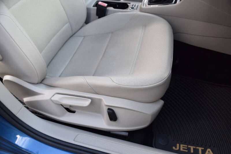 2015 Volkswagen Golf TDI SE