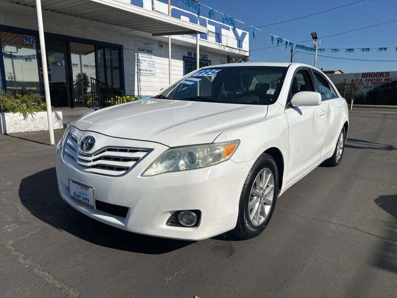 2010 Toyota Camry XLE photo 8