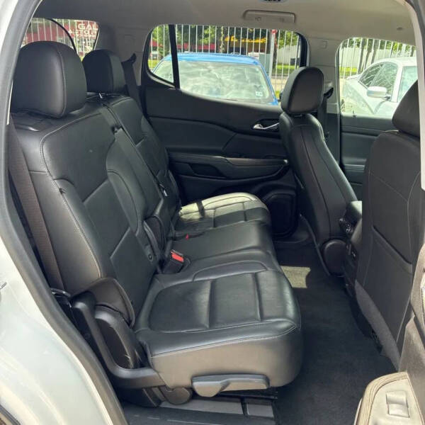 2023 GMC Acadia SLT