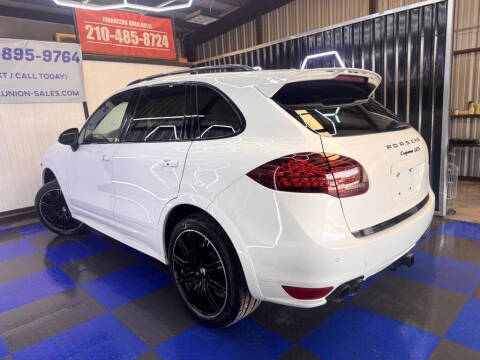 2013 Porsche Cayenne GTS