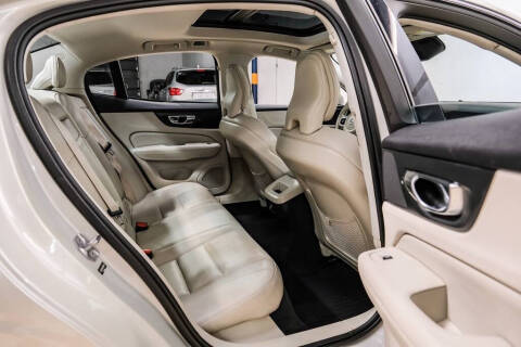 2019 Volvo S60 T5 Momentum