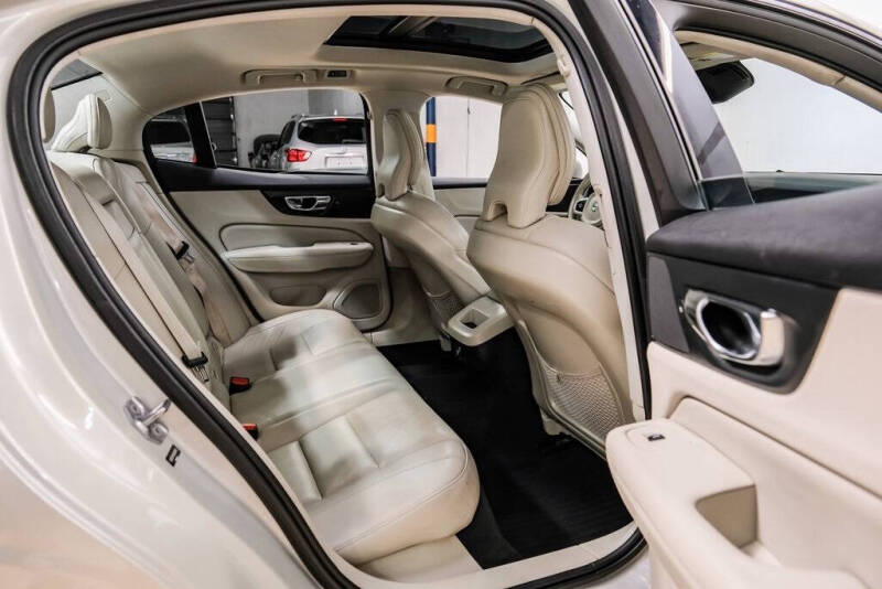 2019 Volvo S60 T5 Momentum