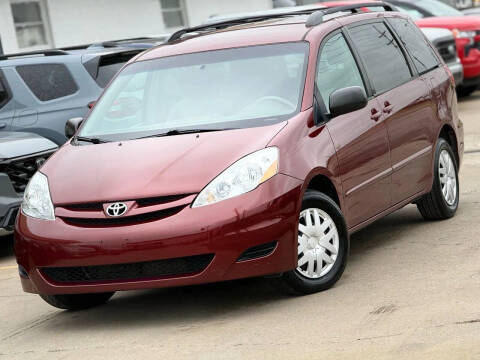 2010 Toyota Sienna LE 7-Passenger