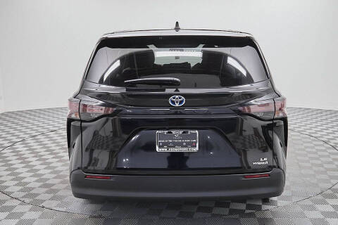 2024 Toyota Sienna LE 8-Passenger