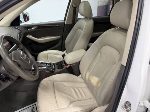 2011 Audi Q5 2.0T quattro Premium Plus