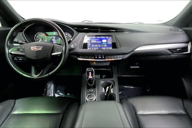 2023 Cadillac XT4 Premium Luxury