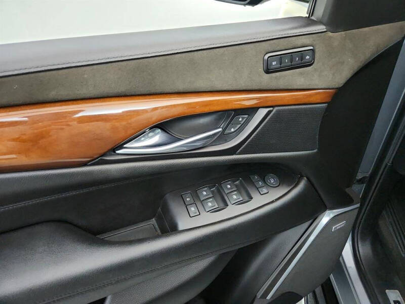 2020 Cadillac Escalade Luxury