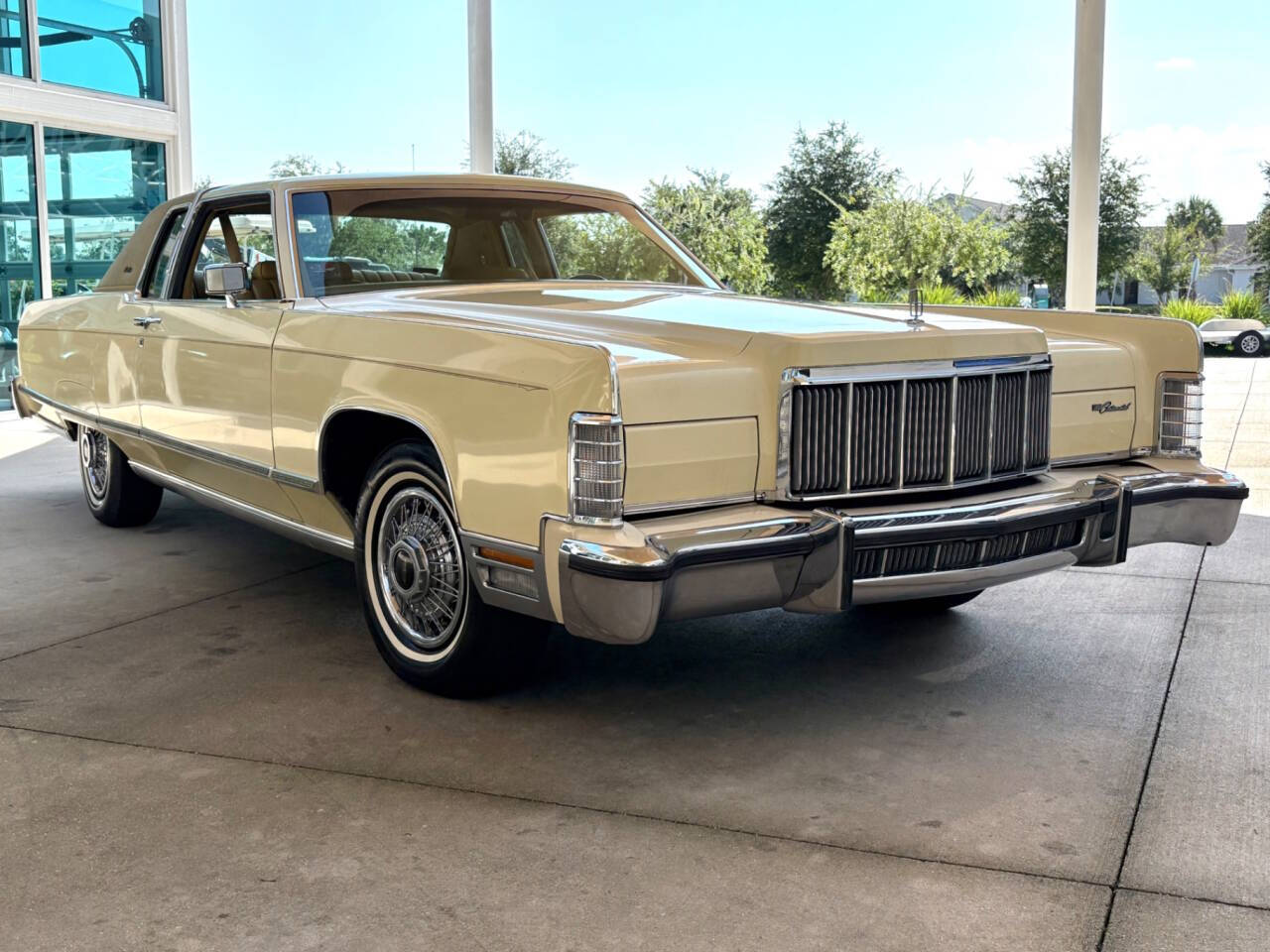1976 Lincoln Continental 4
