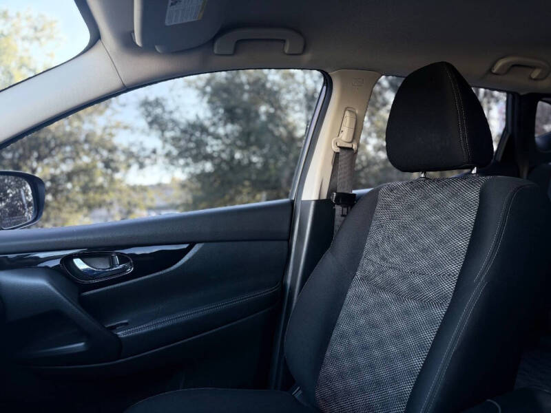 2017 Nissan Rogue Sport SV