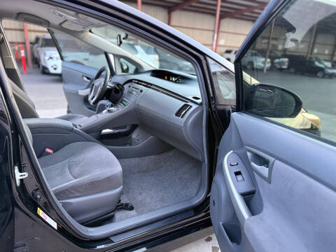 2010 Toyota Prius III