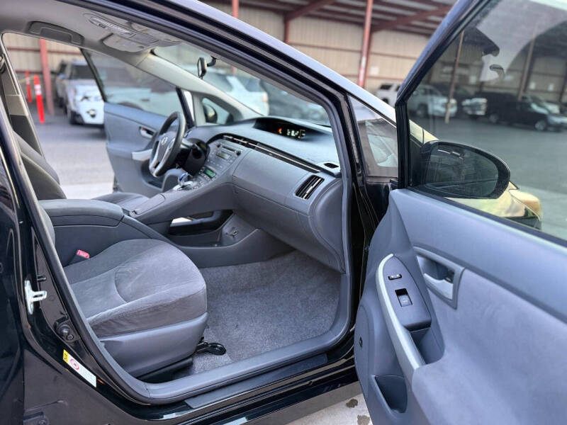 2010 Toyota Prius III