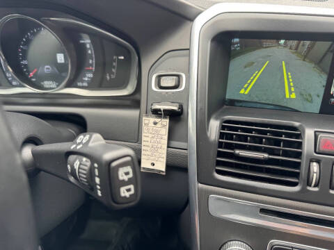 2016 Volvo XC60 T6 Drive-E Platinum