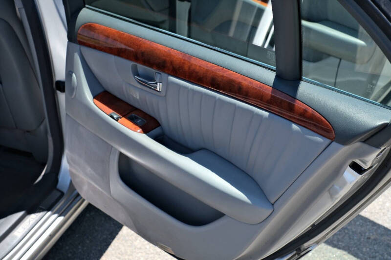 2004 Lexus LS 430