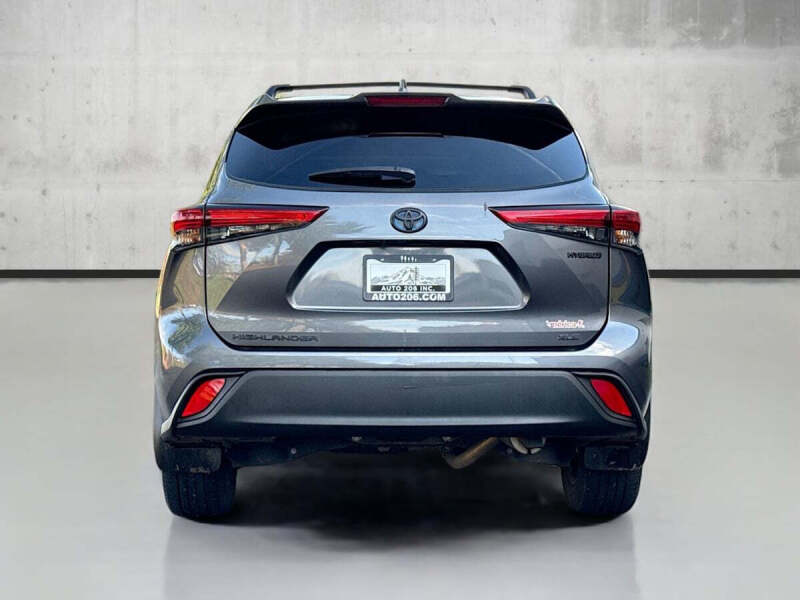 2022 Toyota Highlander Hybrid XLE