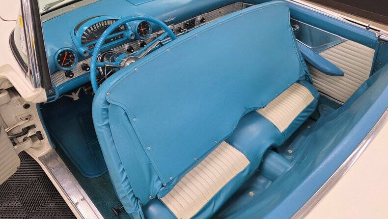 1956 Ford Thunderbird