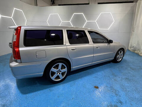2005 Volvo V70 R
