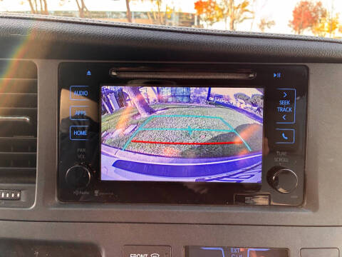 2015 Toyota Sienna XLE 8-Passenger