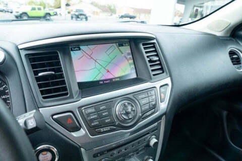 2017 Nissan Pathfinder SL