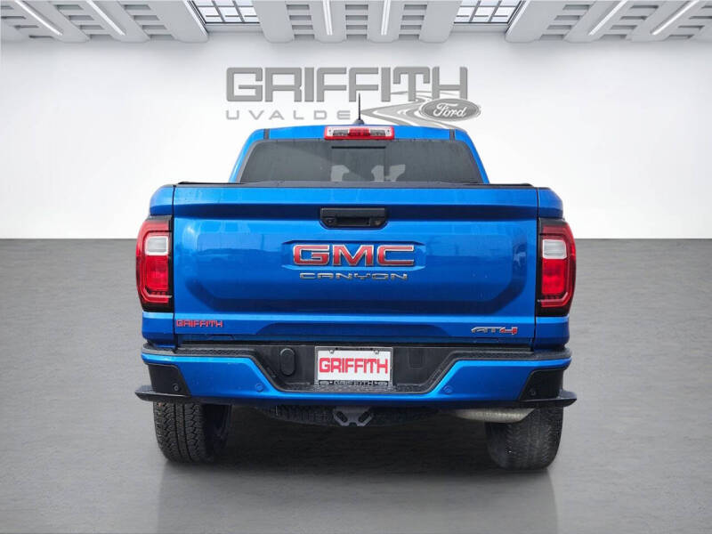 2024 GMC Canyon AT4