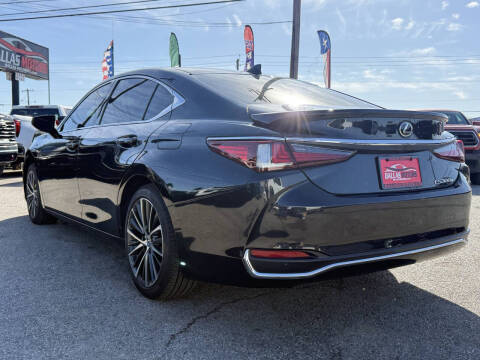 2024 Lexus ES 300h F SPORT Design