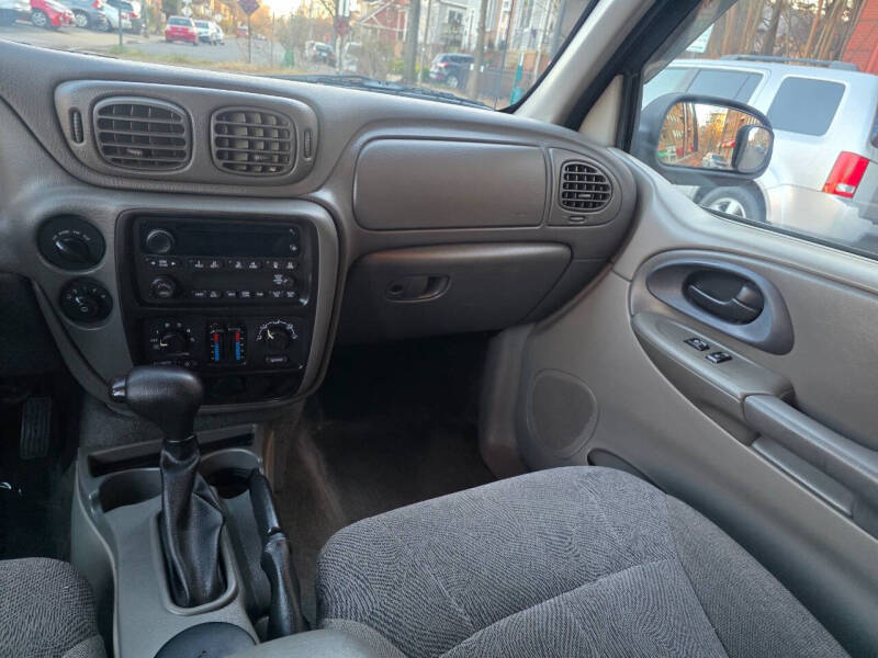 2004 Chevrolet TrailBlazer LS