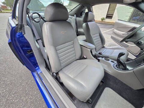 2004 Ford Mustang GT Deluxe