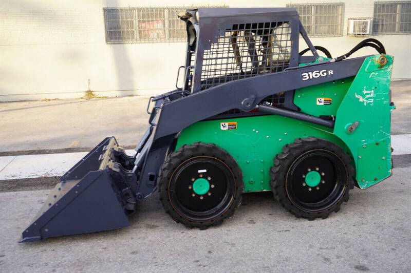 2018 John Deere 316gr