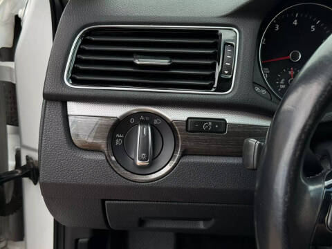 2017 Volkswagen Passat 1.8T SE