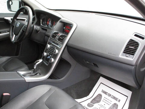 2016 Volvo XC60 T5 Drive-E Premier