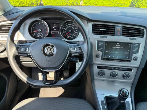 2017 Volkswagen Golf TSI Wolfsburg Edition