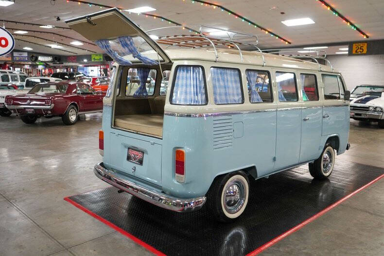 1976 Volkswagen Type 2 Westfalia Camper Bus