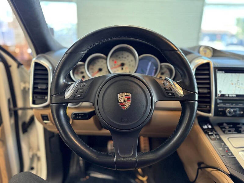 2014 Porsche Cayenne GTS