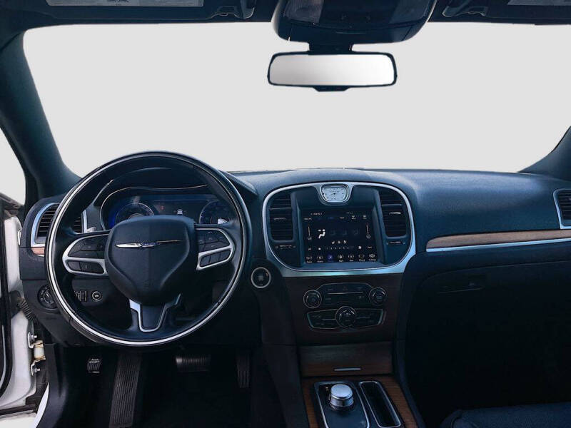 2019 Chrysler 300 C