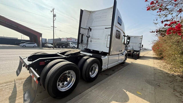 2023 VOLVO VNL 860 SLEEPER for sale at KING TRUCK TRAILER SALES in Bakersfield, CA