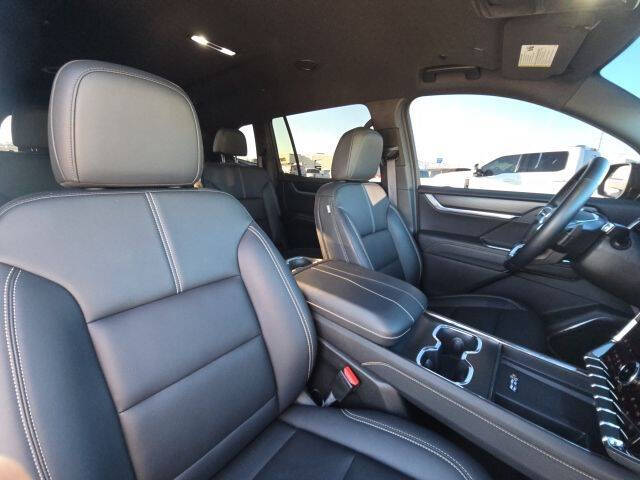 2024 GMC Acadia Elevation